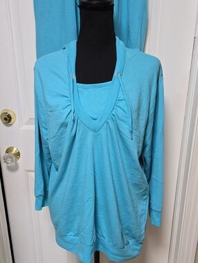 CW Classic Aqua Hooded Pullover Top and matching bottom Size LG